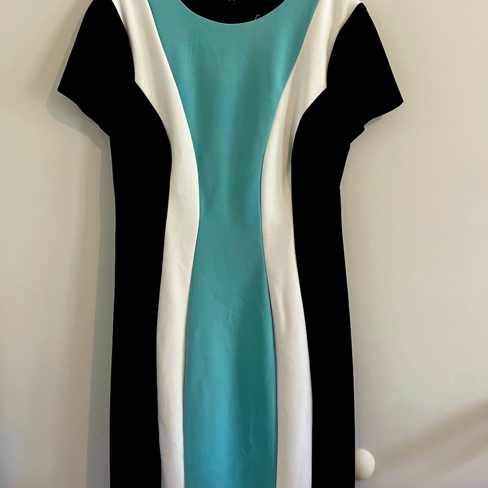 Black, blue and white short sleeve business dress